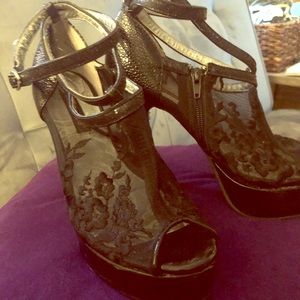 Dollhouse Lace Peep-toe Heels